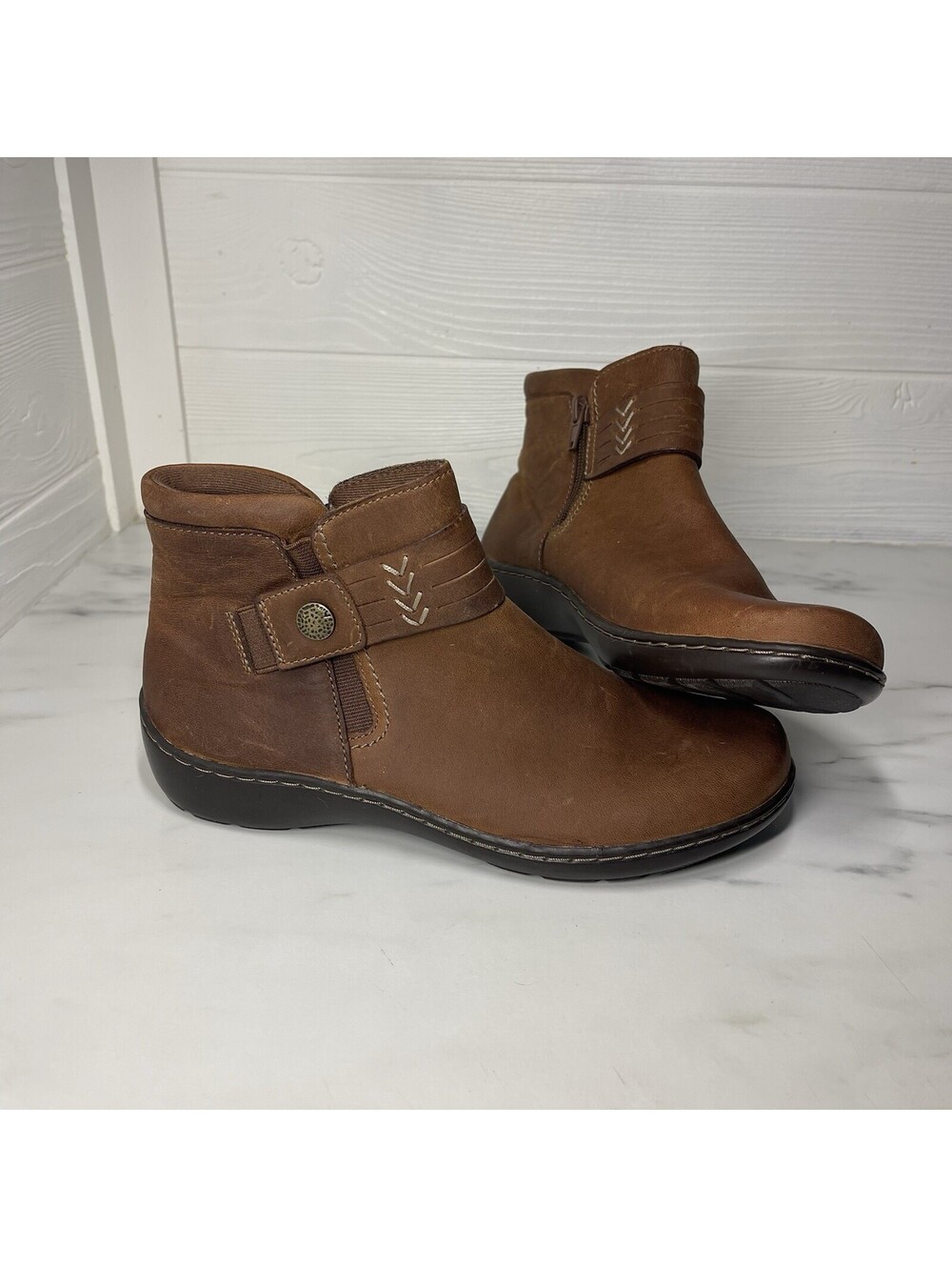 Clarks Collection Pine Boots Women's 7m Brown Leather Comfort Zip Ankle Booties